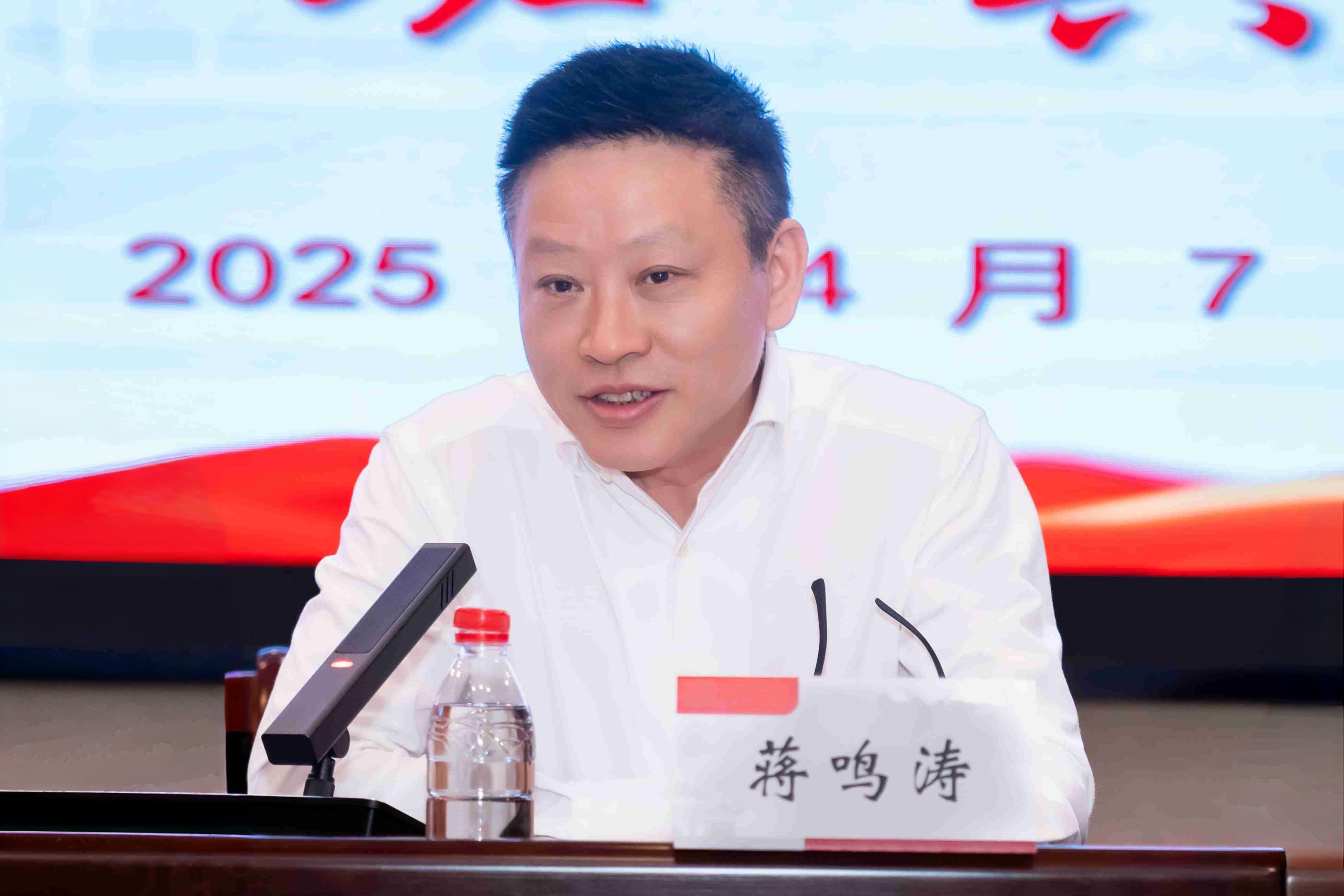 蔣鳴濤：實體書店連接著具體的人，構建起人與人之間綿長的情誼 | “新華老總談讀書”系列專題訪談